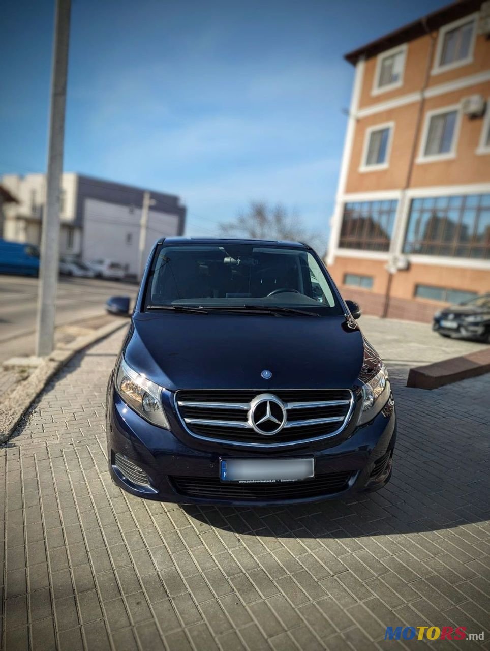 2017' Mercedes-Benz V-Class photo #2