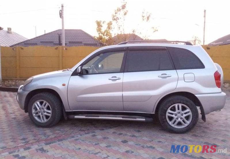 2003' Toyota RAV4 photo #1