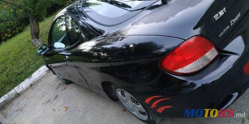 2002' Hyundai Coupe photo #2
