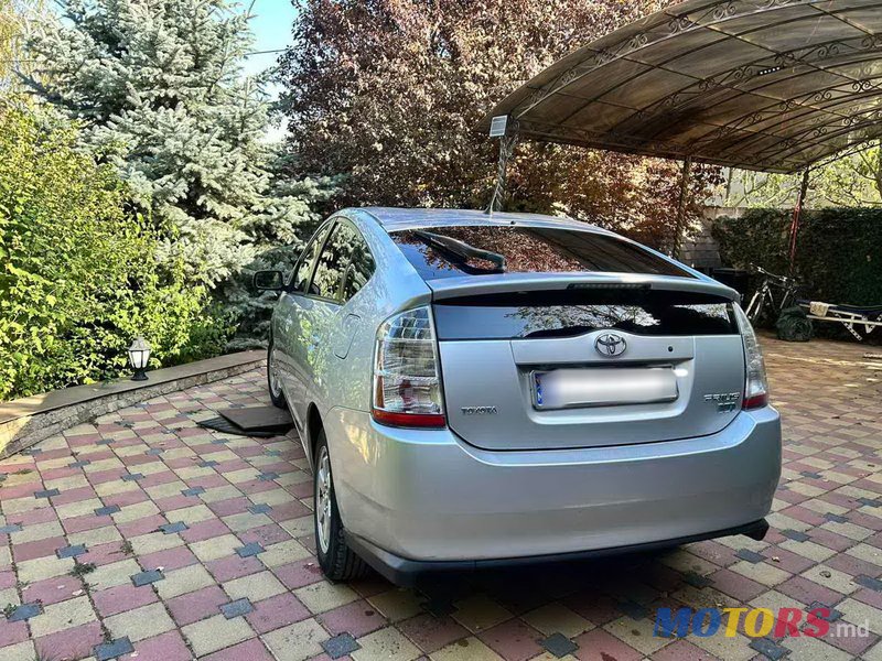 2006' Toyota Prius photo #2