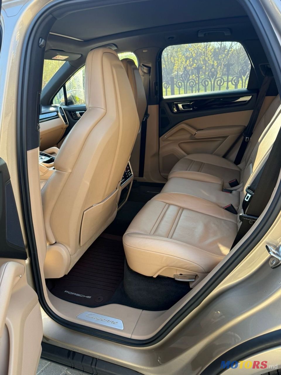 2019' Porsche Cayenne photo #4