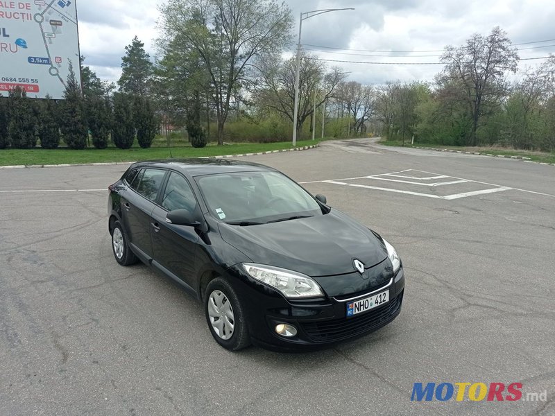 2012' Renault Megane photo #2