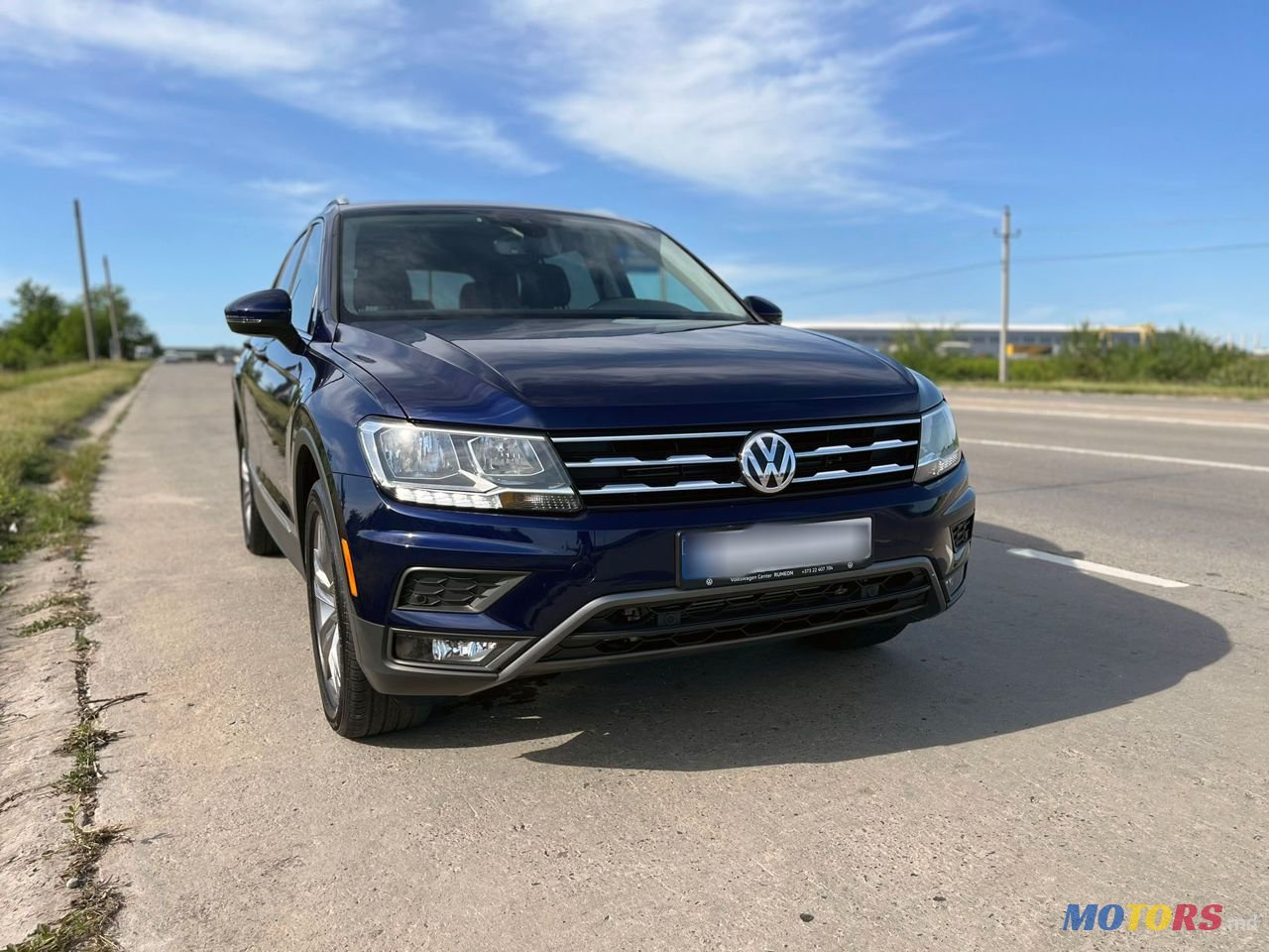 2021' Volkswagen Tiguan photo #1