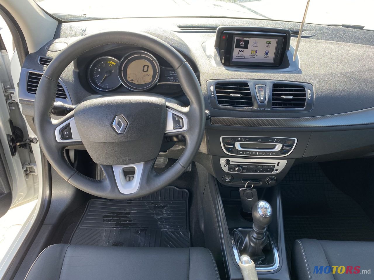 2012' Renault Megane photo #5