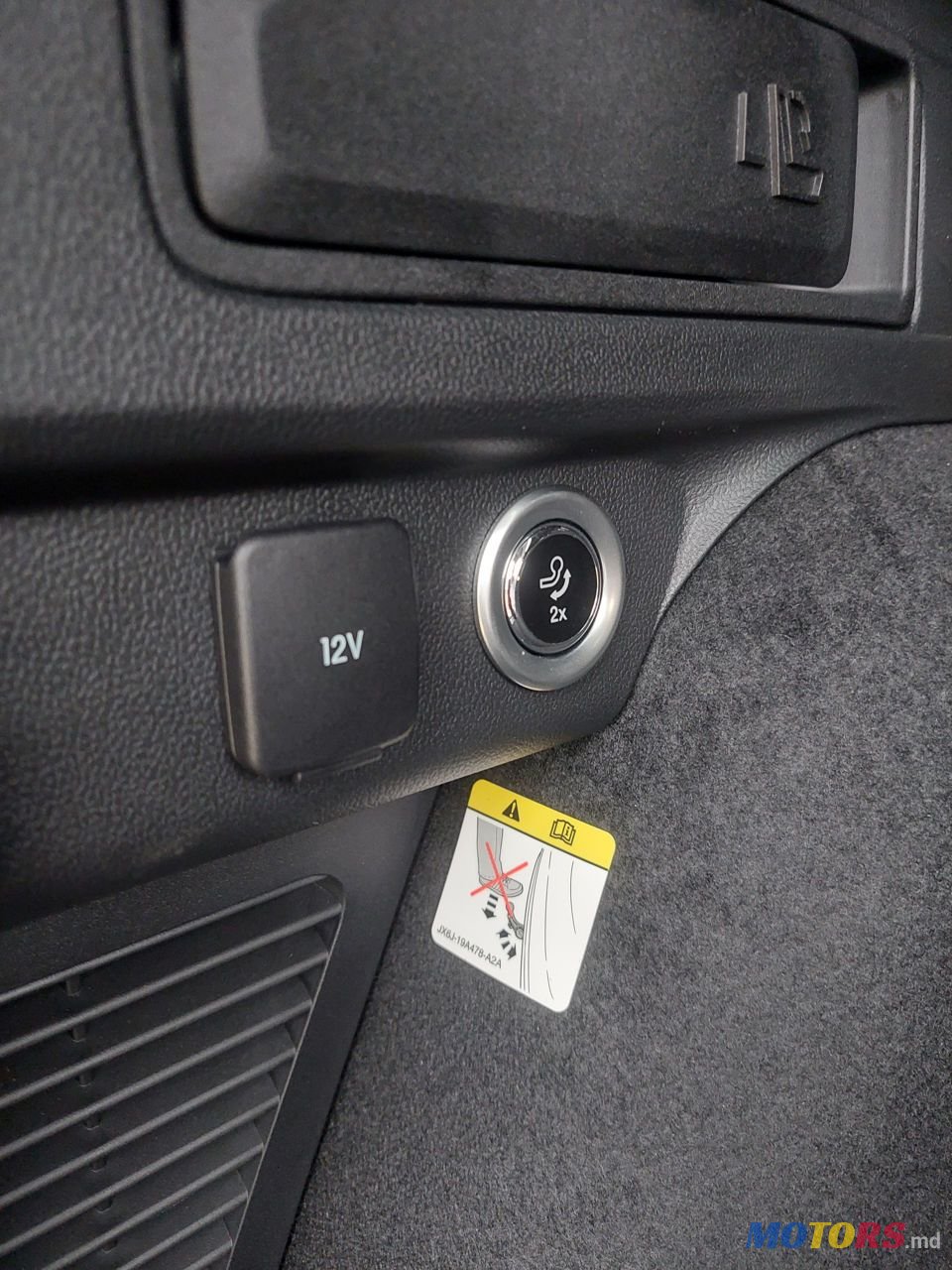 2022' Ford Kuga photo #2