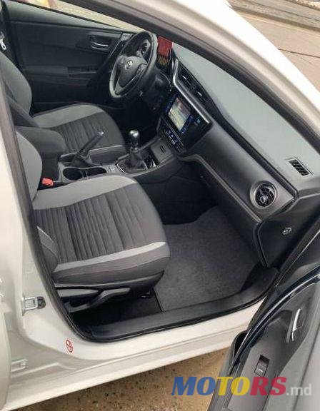 2016' Toyota Auris photo #2