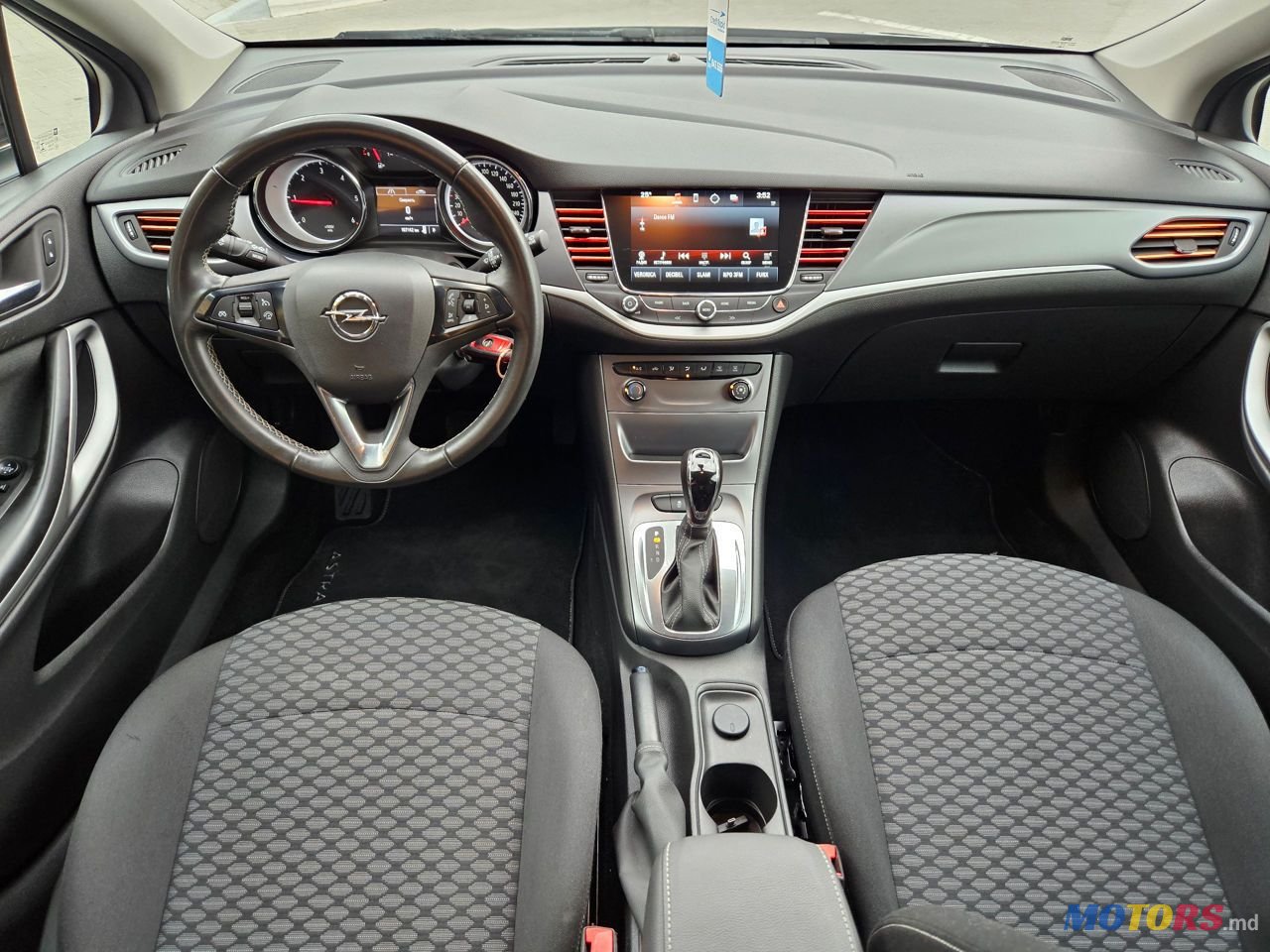 2018' Opel Astra photo #5