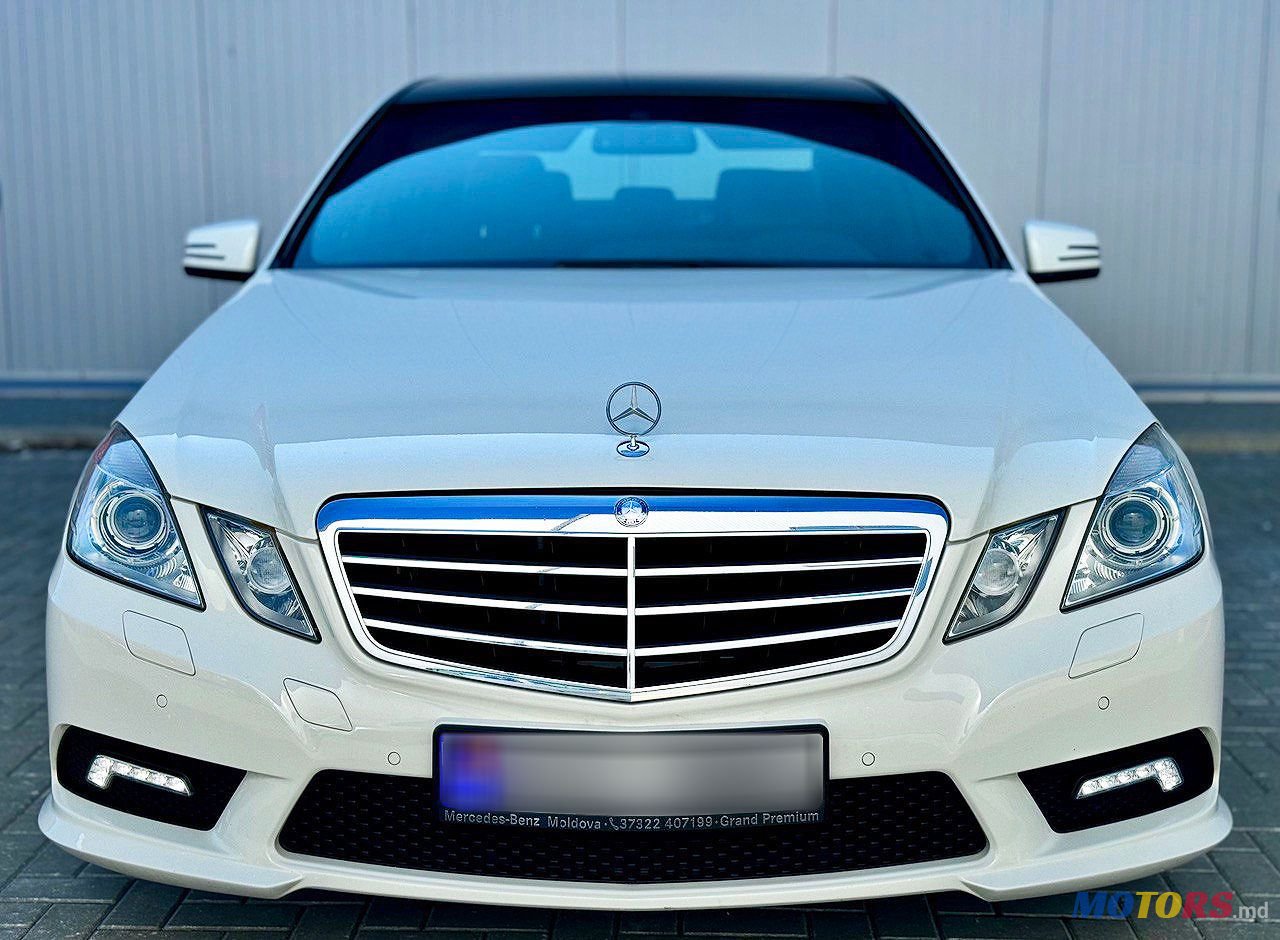 2010' Mercedes-Benz E-Class photo #2