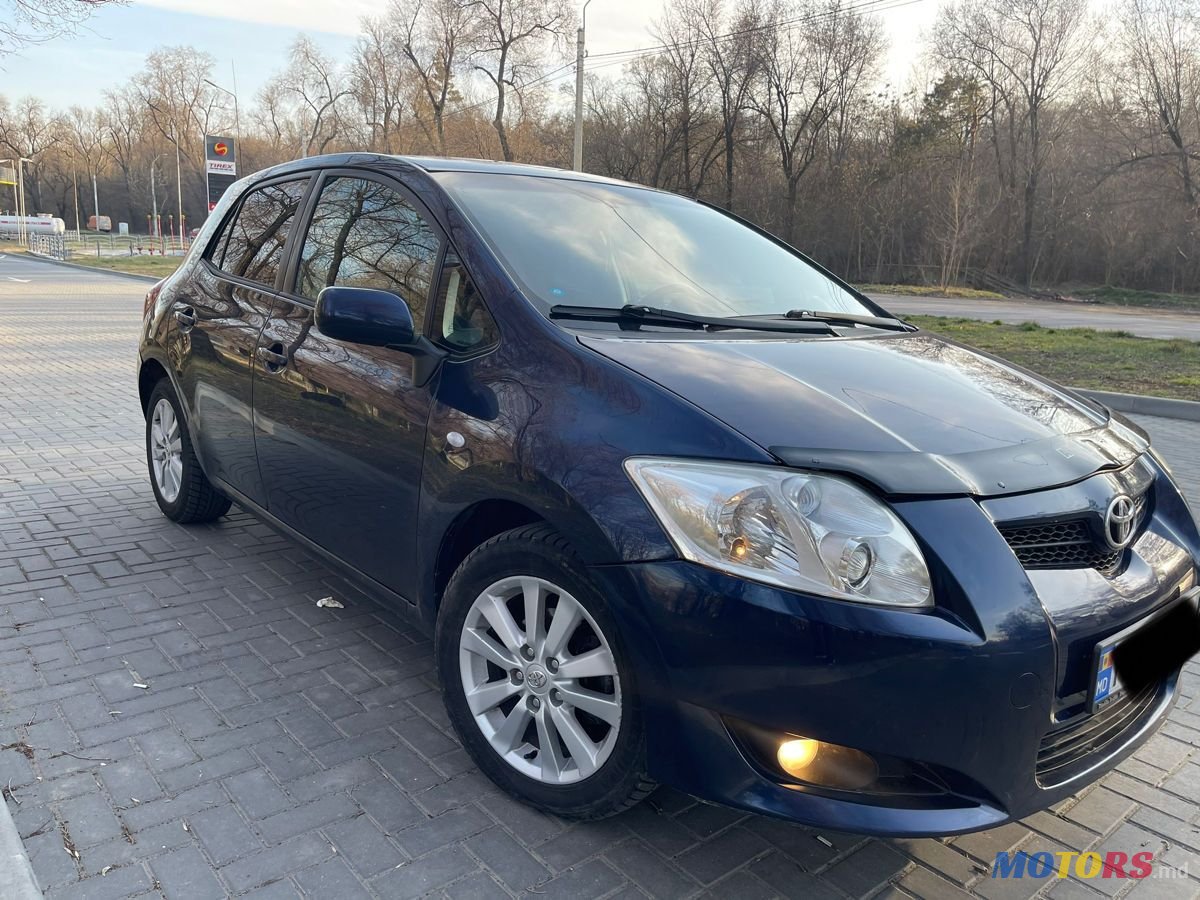 2007' Toyota Auris photo #3