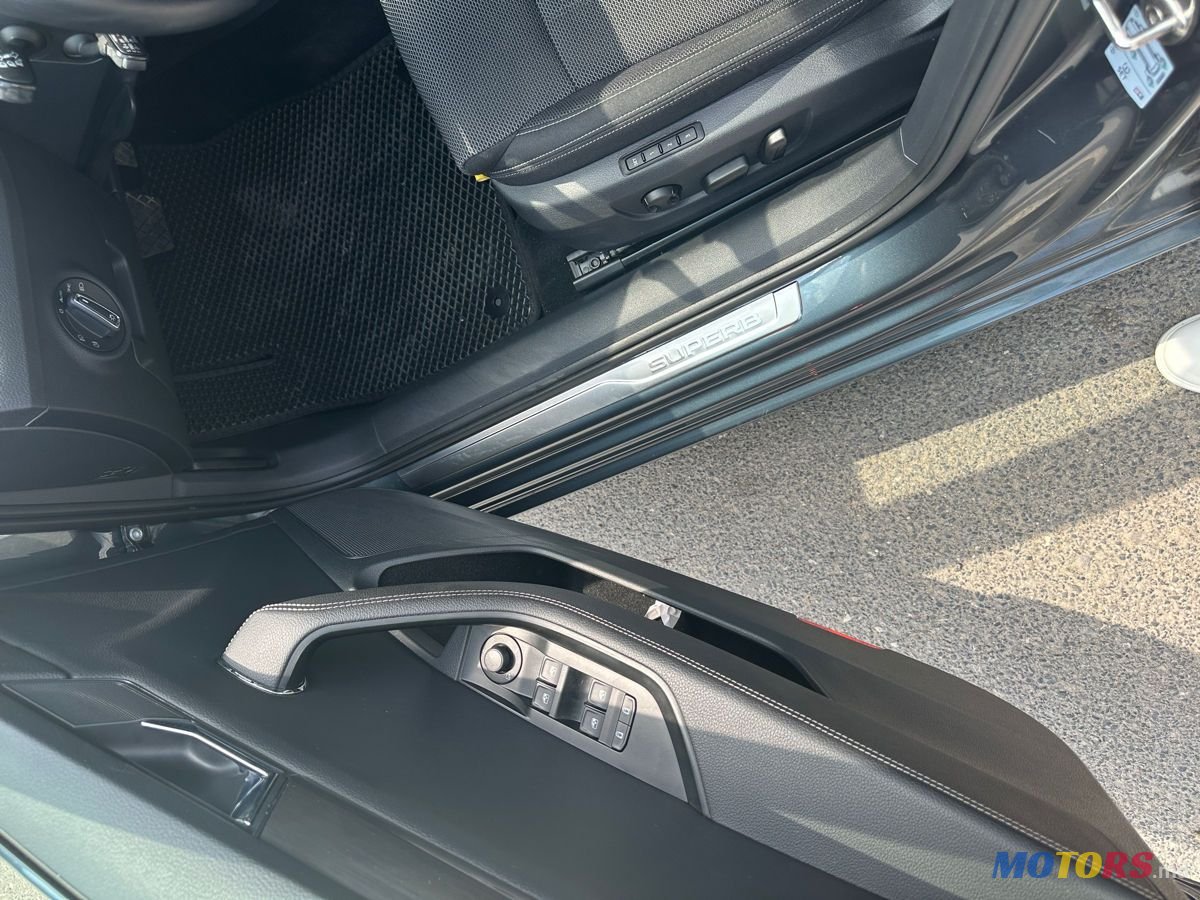 2020' Skoda Superb photo #6