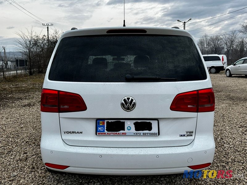 2015' Volkswagen Touran photo #4