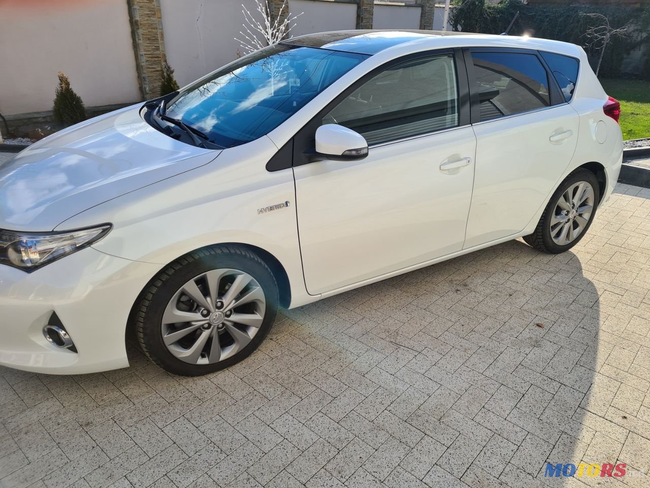 2013' Toyota Auris photo #6