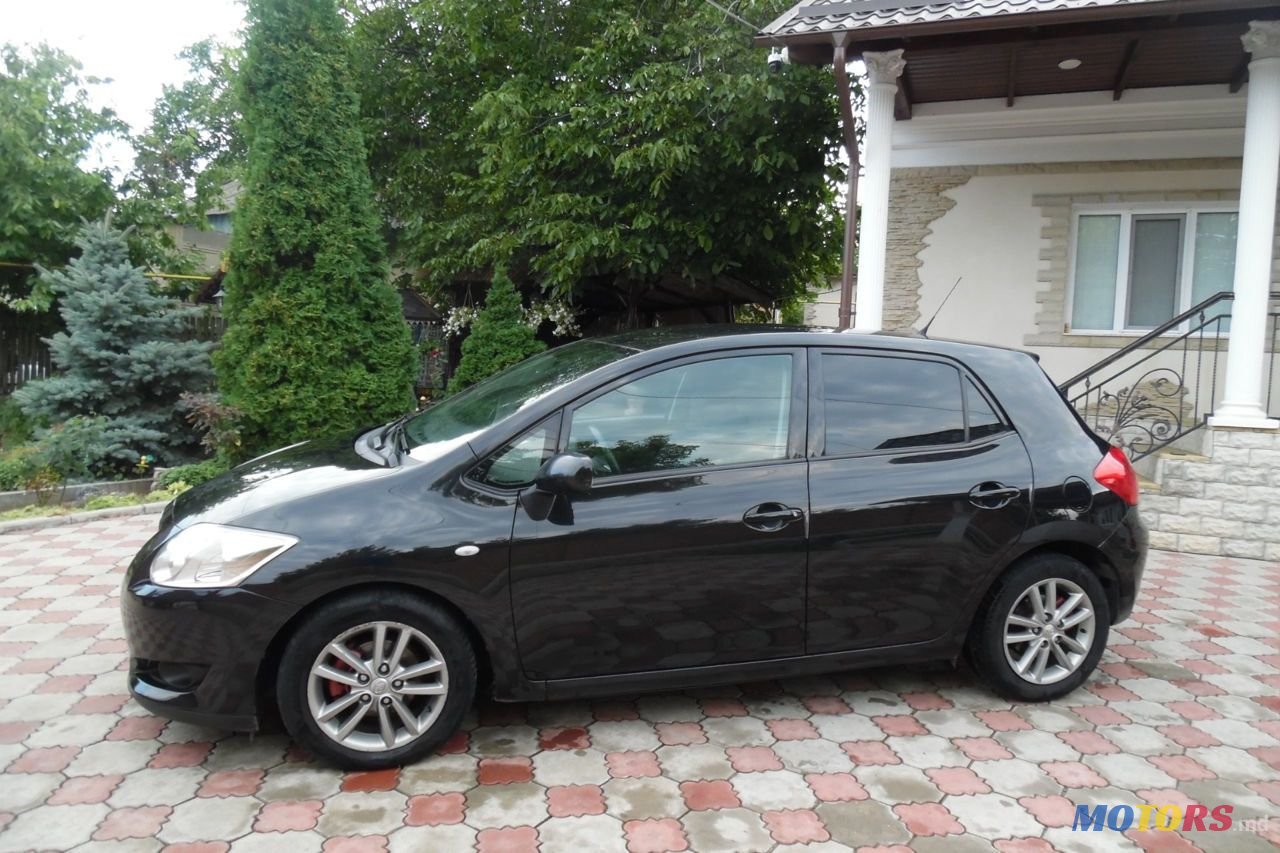 2009' Toyota Auris photo #1