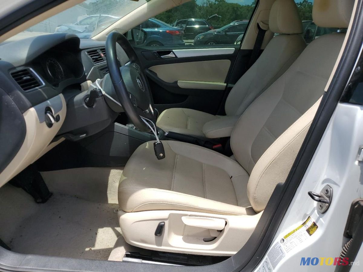 2013' Volkswagen Jetta photo #6