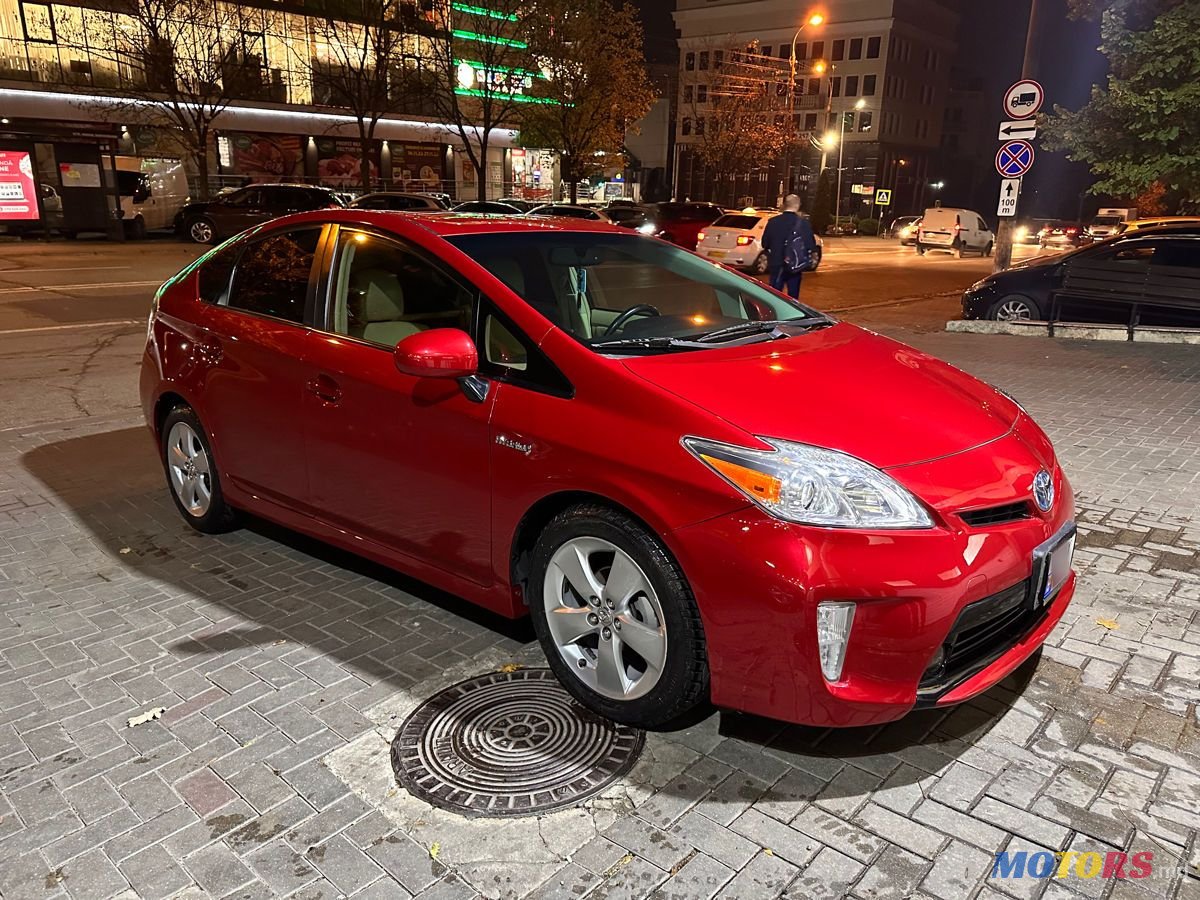 2014' Toyota Prius photo #3