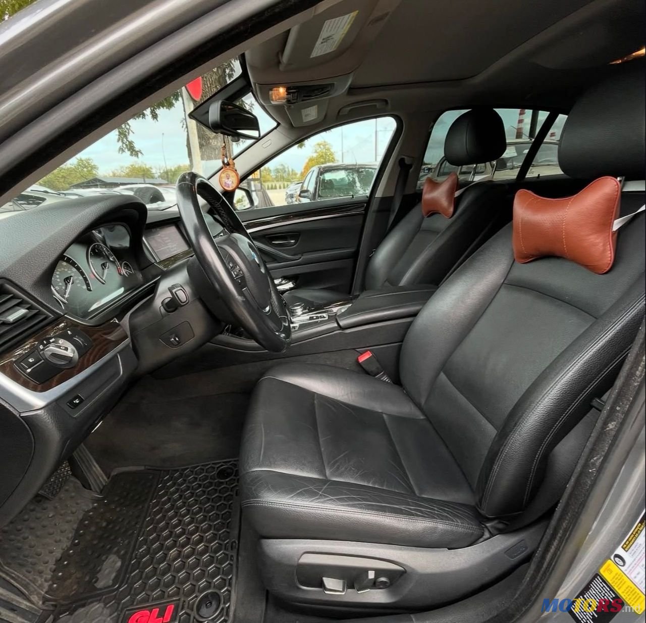 2015' BMW 5 Series photo #5