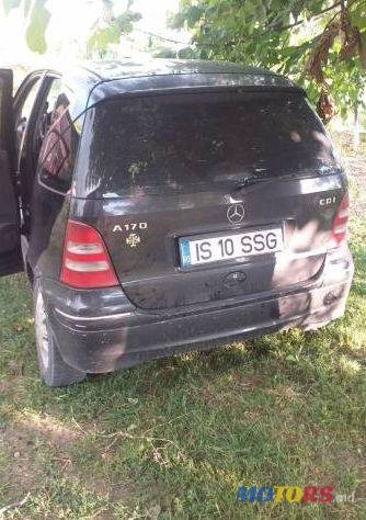 2004' Toyota Corolla Verso photo #1