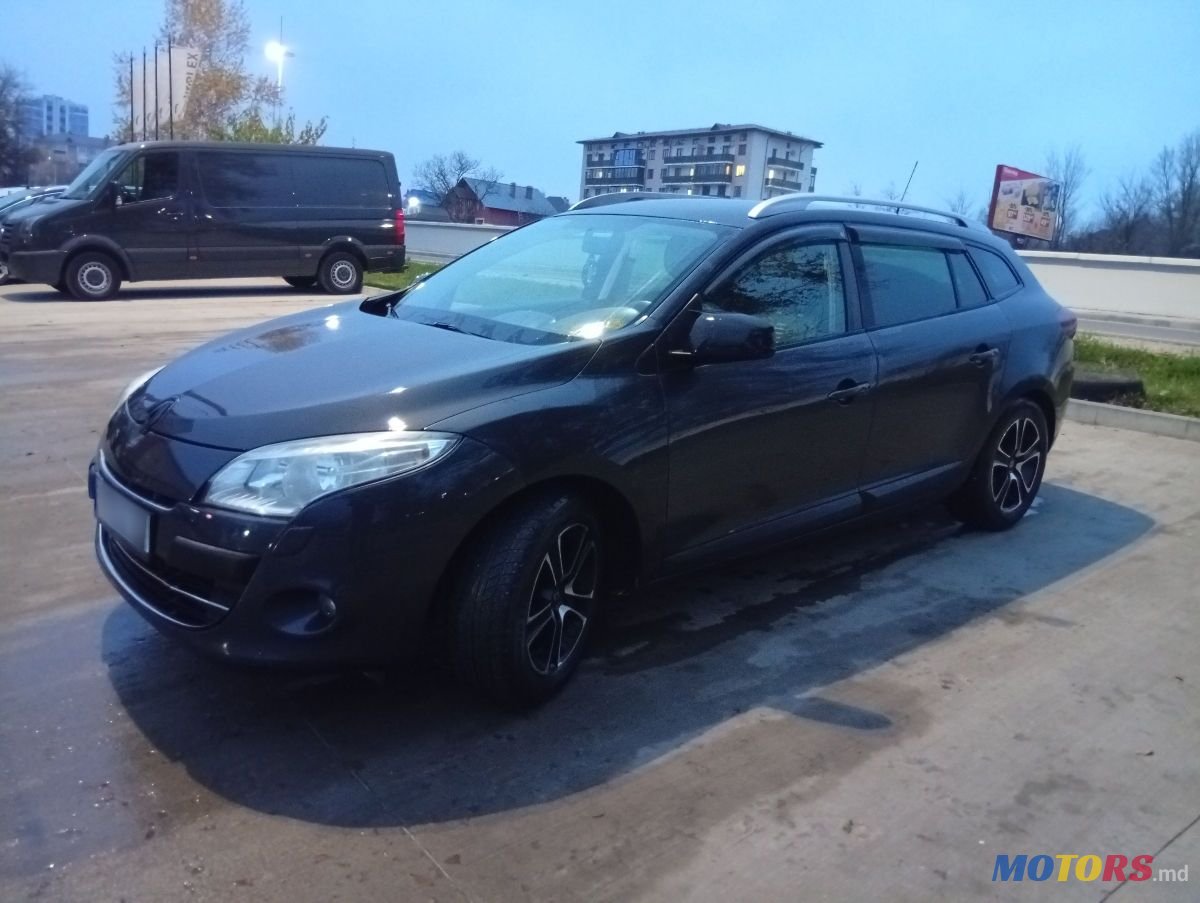 2012' Renault Megane photo #5