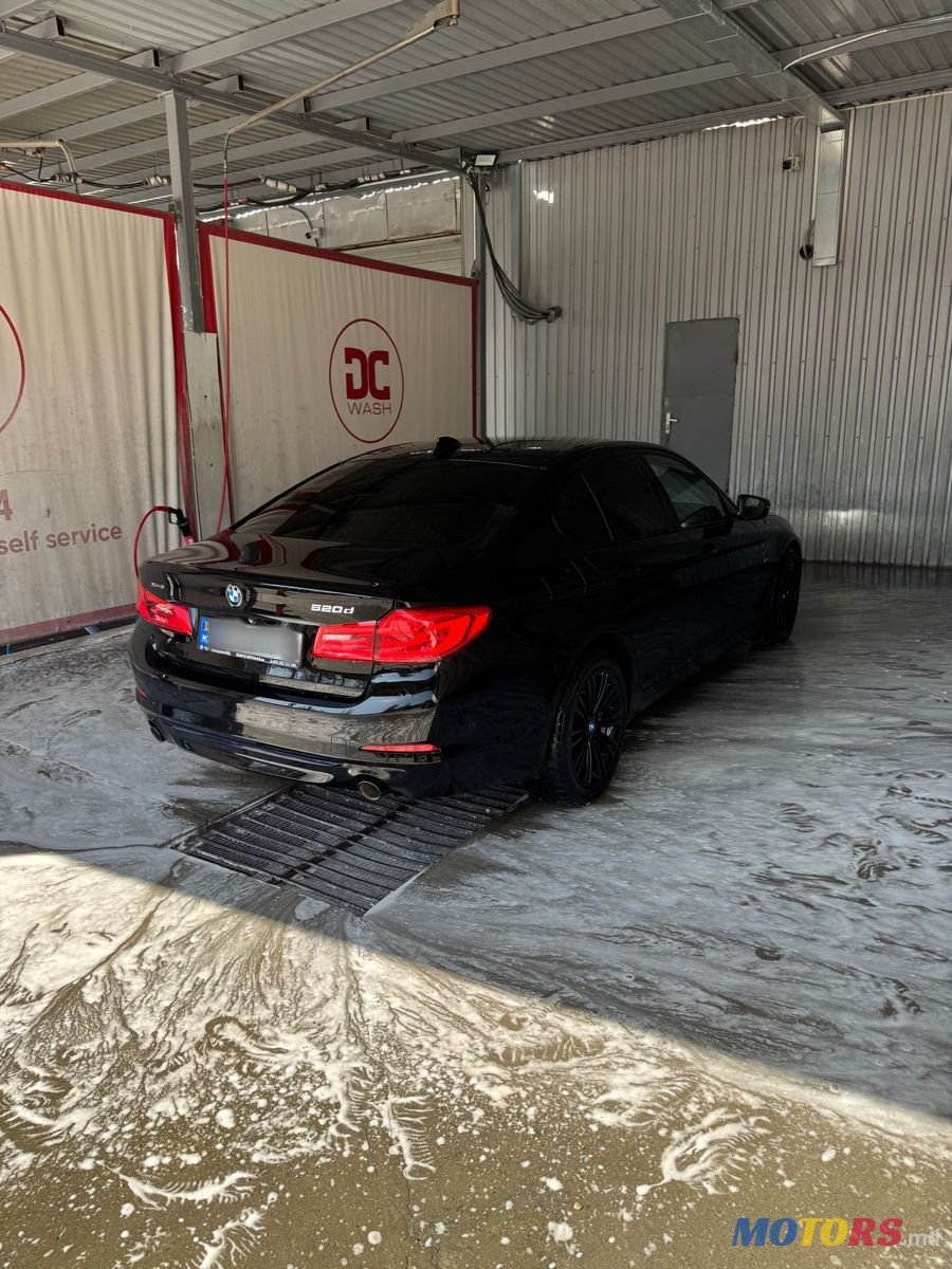 2017' BMW 5 Series photo #4