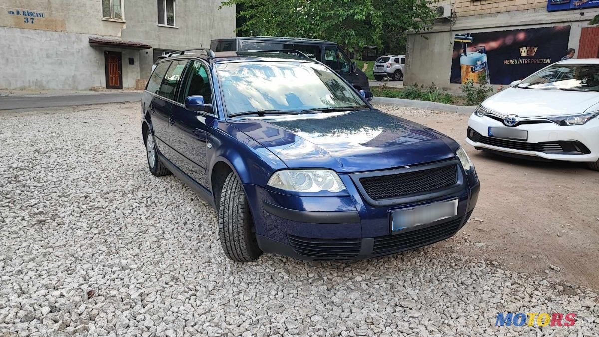 2002' Volkswagen Passat photo #3