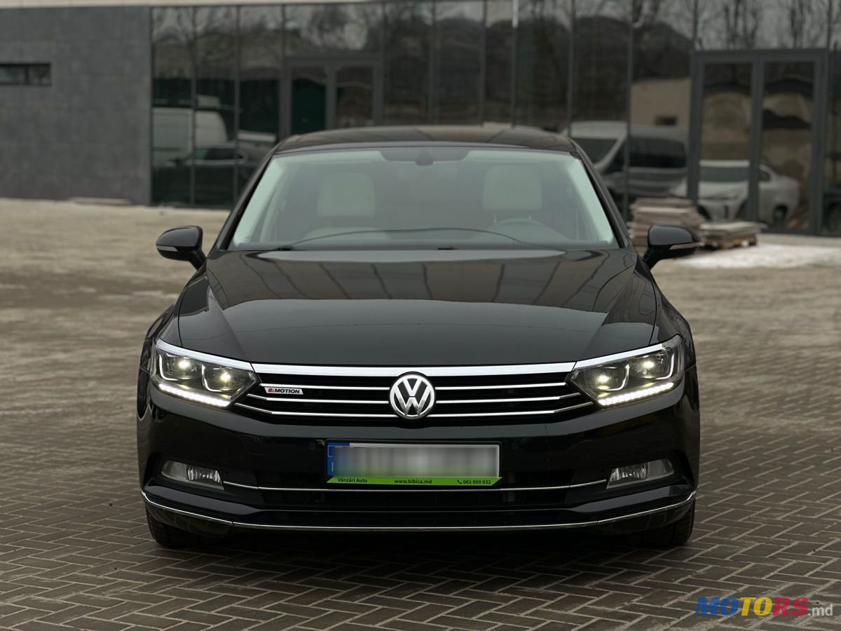 2015' Volkswagen Passat photo #2