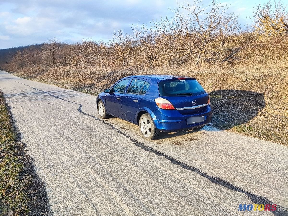2004' Opel Astra photo #4