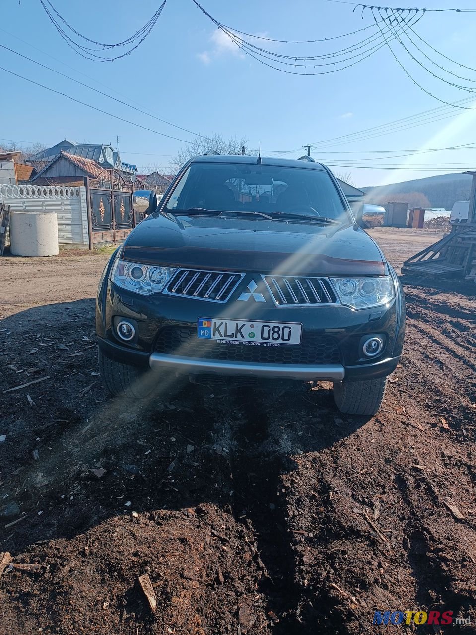 2011' Mitsubishi Pajero Sport photo #3