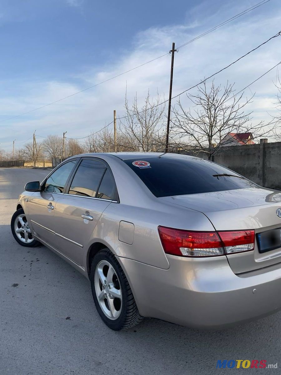 2005' Hyundai Sonata photo #2