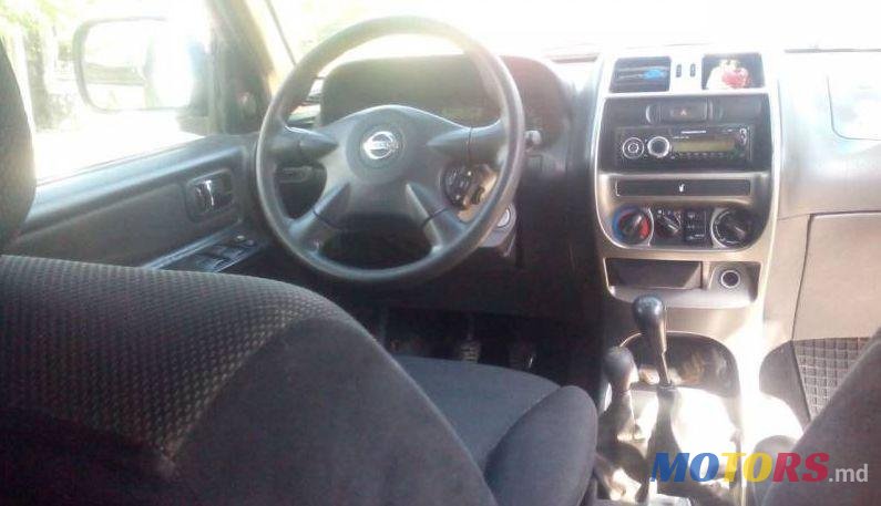 2005' Nissan Terrano photo #2