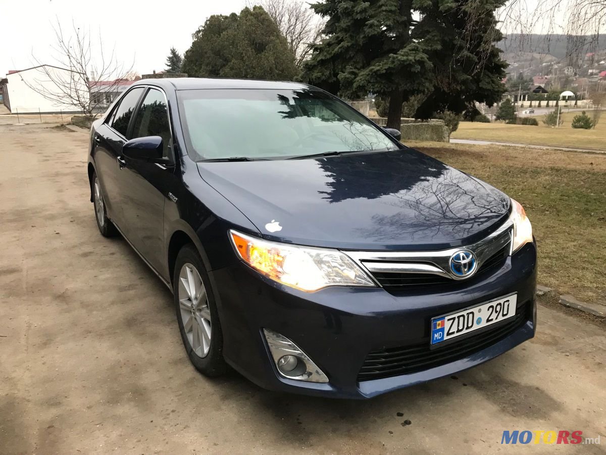 2014' Toyota Camry photo #2