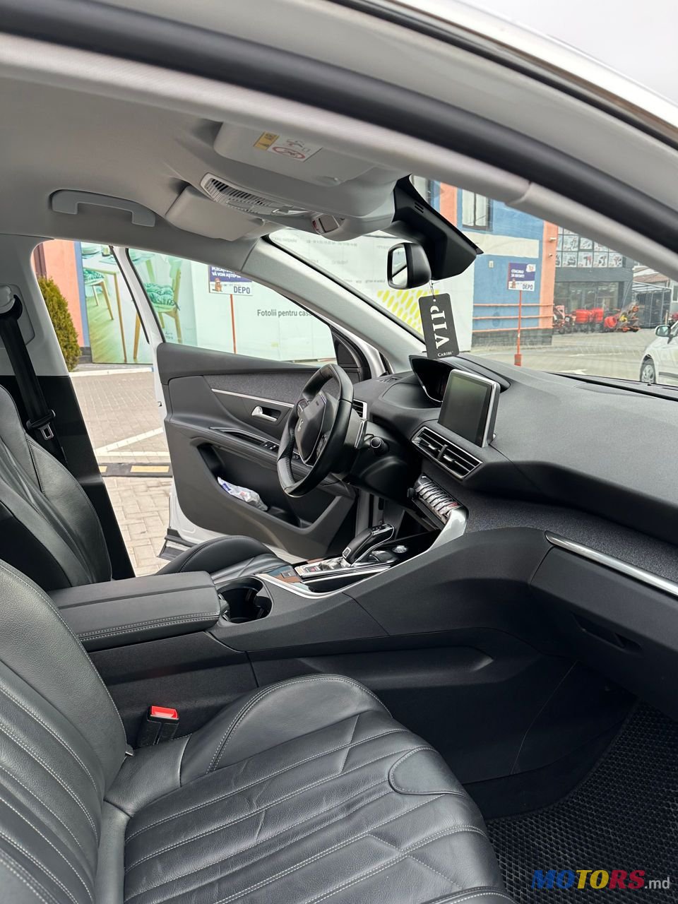 2019' Peugeot 5008 photo #5