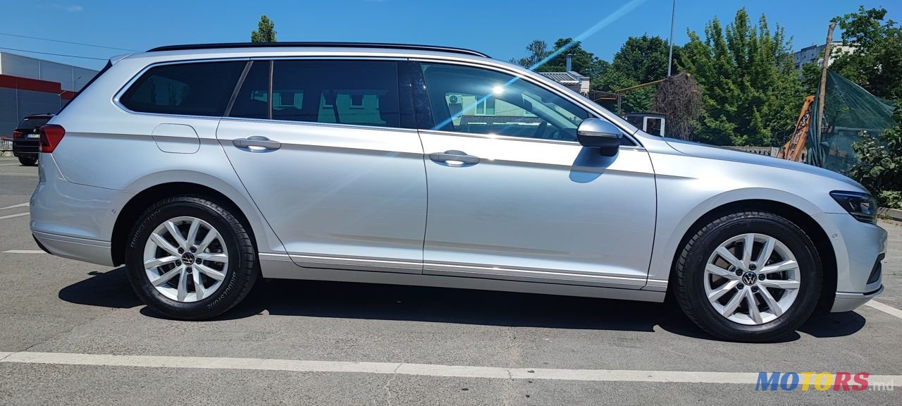 2020' Volkswagen Passat photo #4