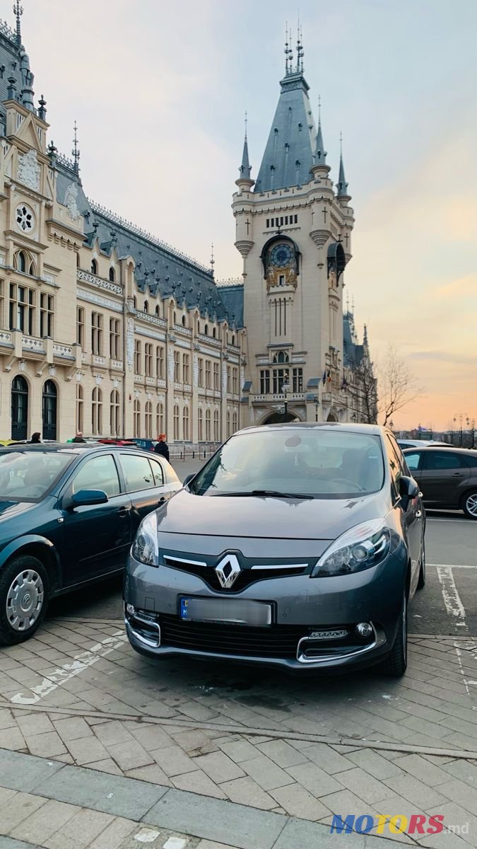 2013' Renault Scenic photo #2