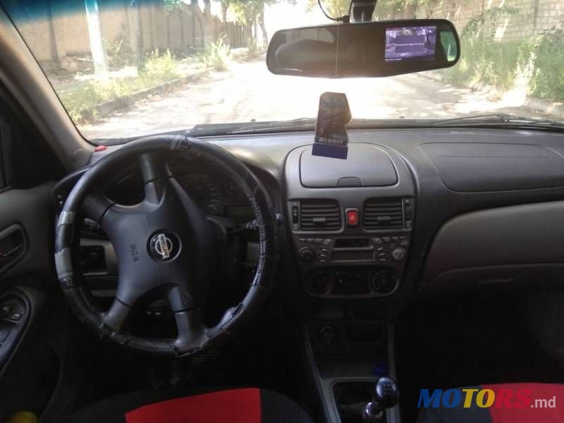 2001' Nissan Almera photo #5