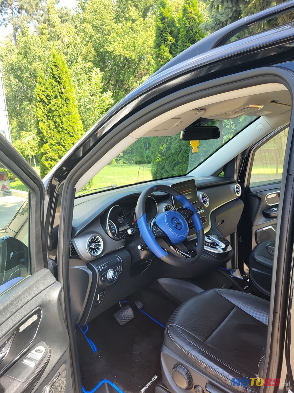 2017' Mercedes-Benz V-Class photo #6