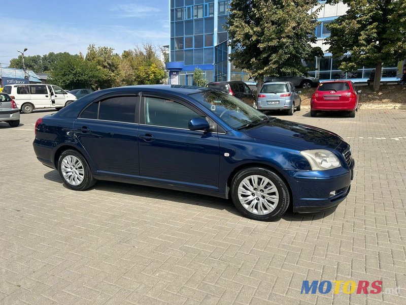 2004' Toyota Avensis photo #6