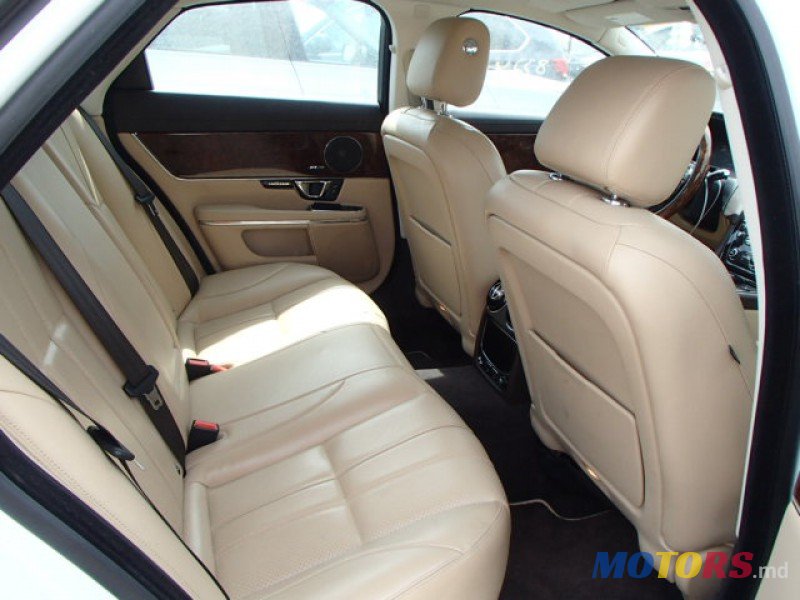 2014' Jaguar XJ photo #3