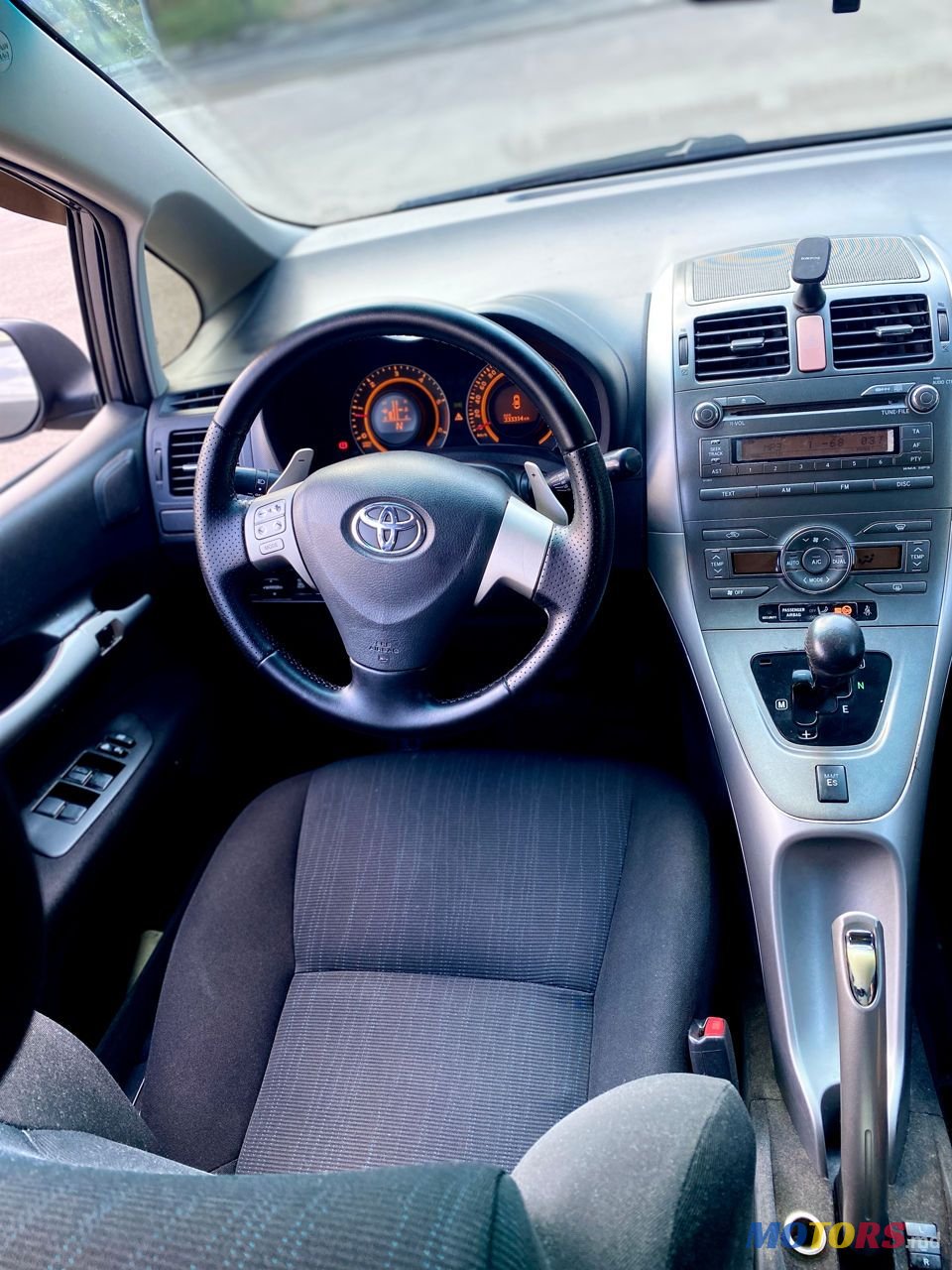 2008' Toyota Auris photo #5