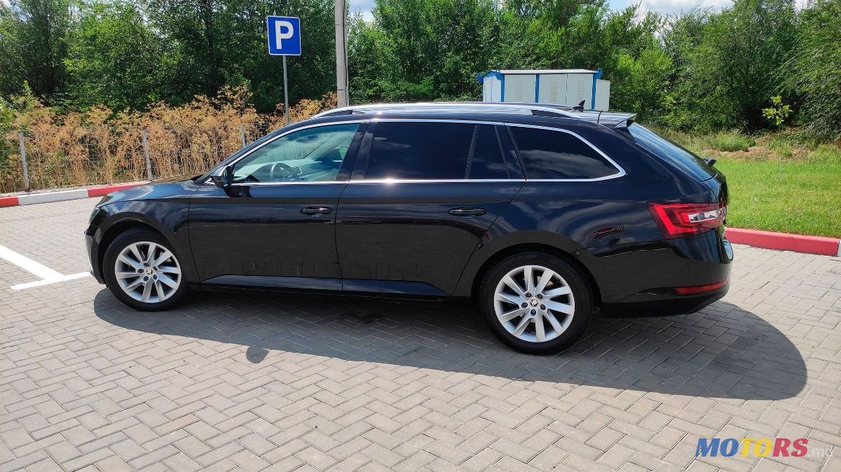 2016' Skoda Superb photo #4