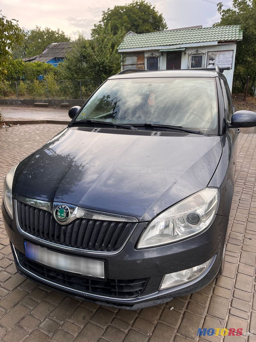 2012' Skoda Fabia photo #2