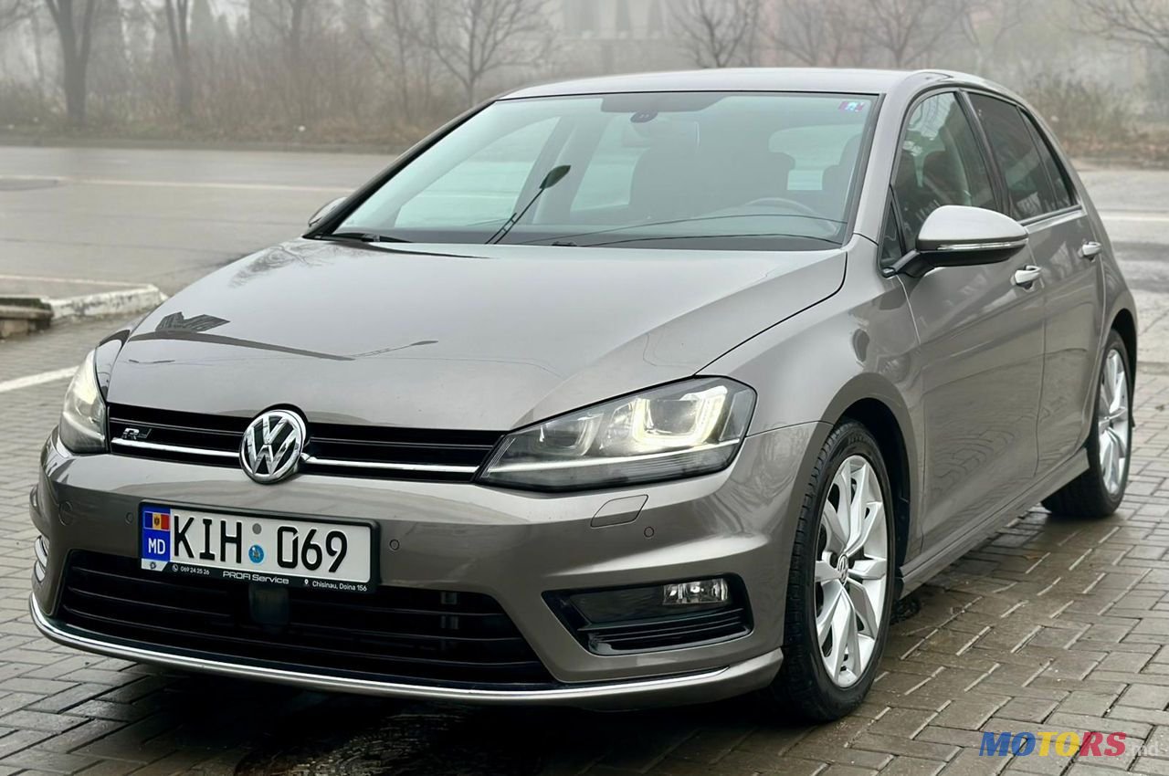 2013' Volkswagen Golf photo #2