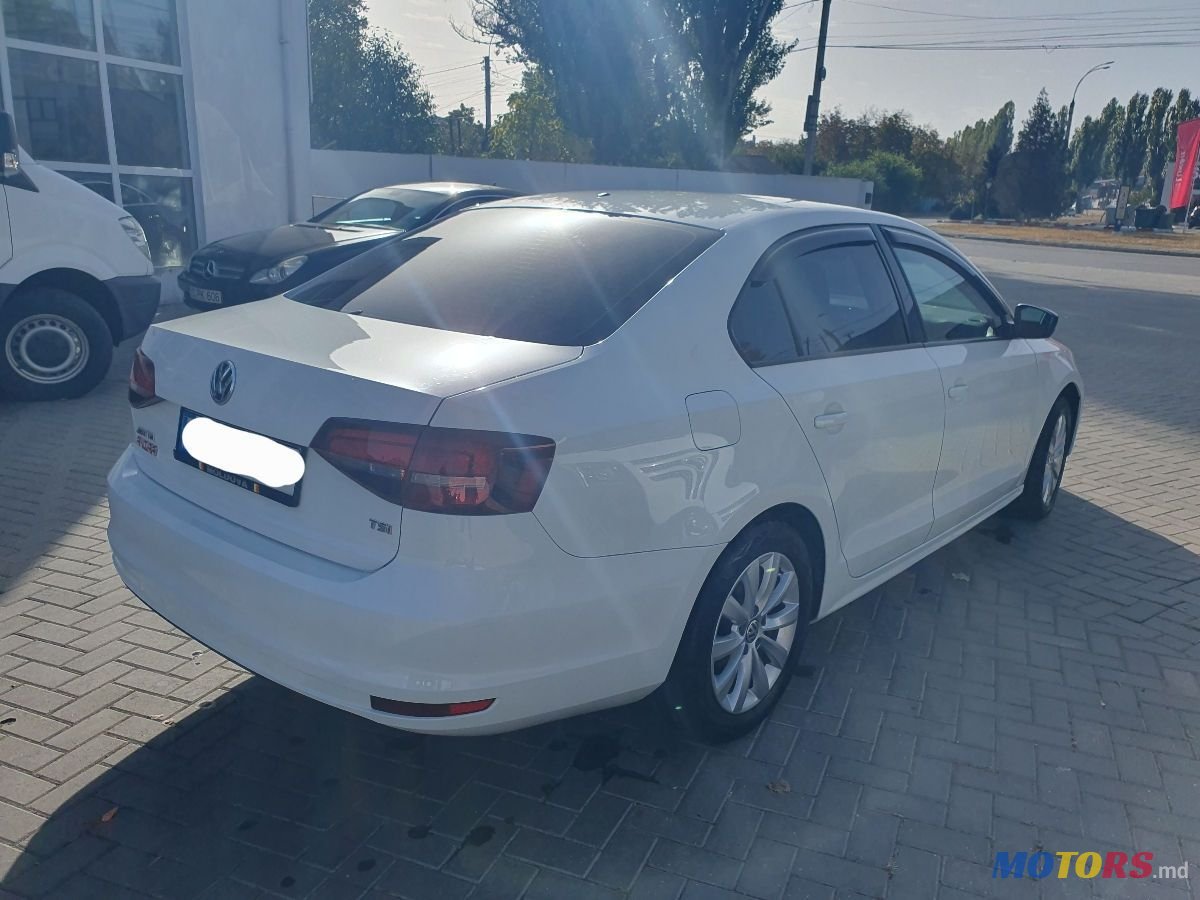 2016' Volkswagen Jetta photo #4