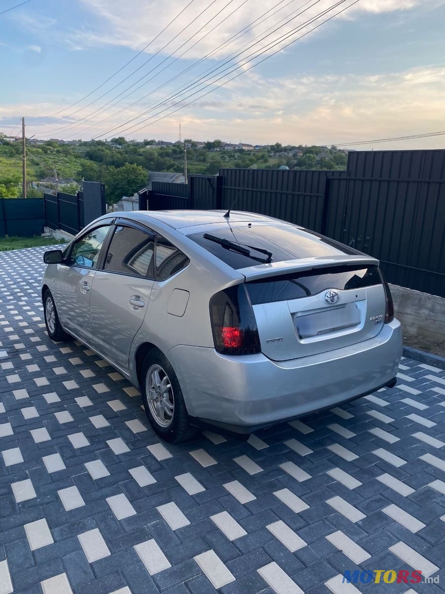 2005' Toyota Prius photo #4