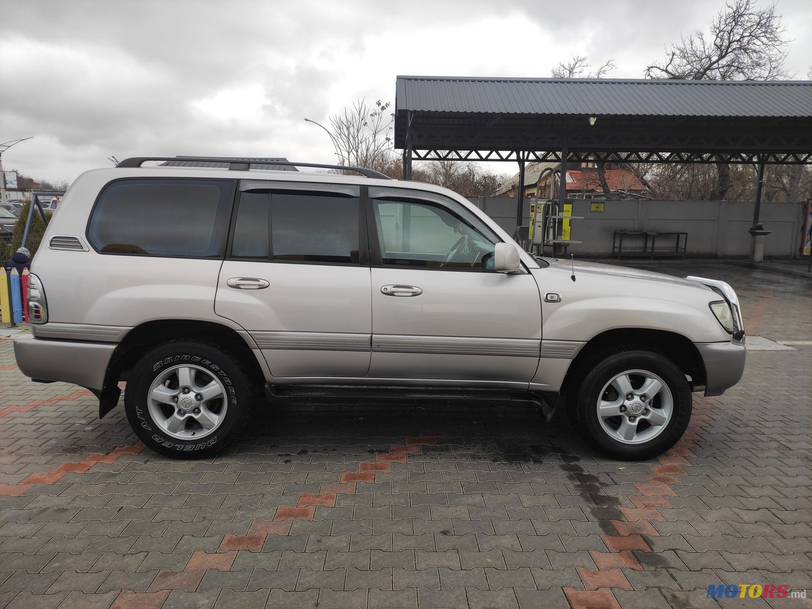 2004' Toyota Land Cruiser 100 Джип photo #7