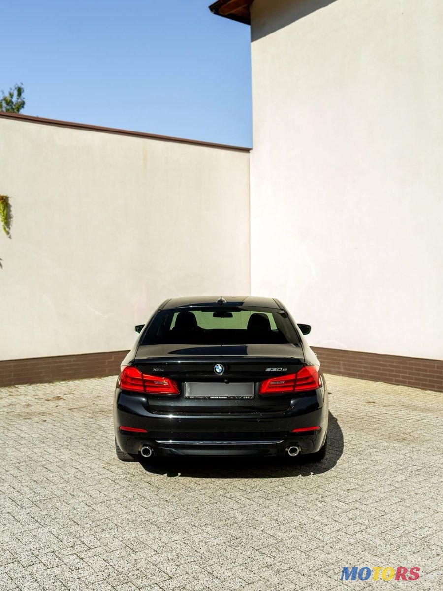 2020' BMW 5 Series photo #5