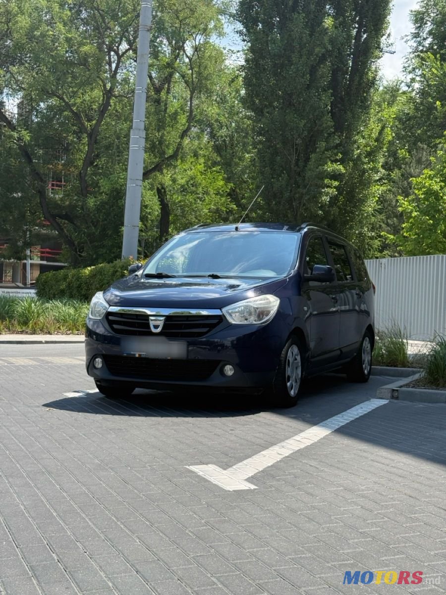 2013' Dacia Lodgy photo #1