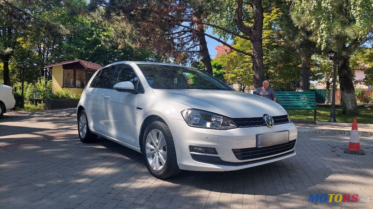 2016' Volkswagen Golf photo #1