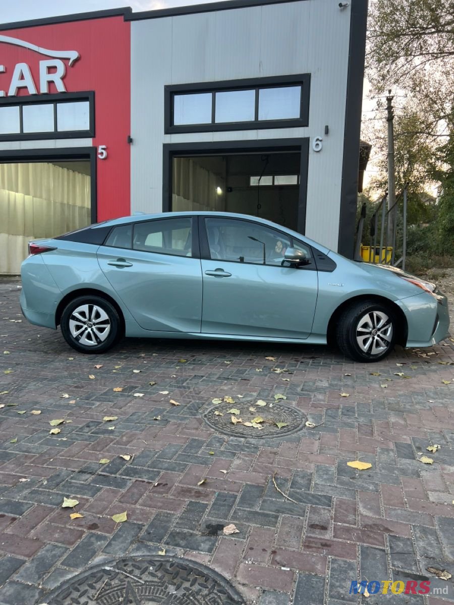 2016' Toyota Prius photo #3