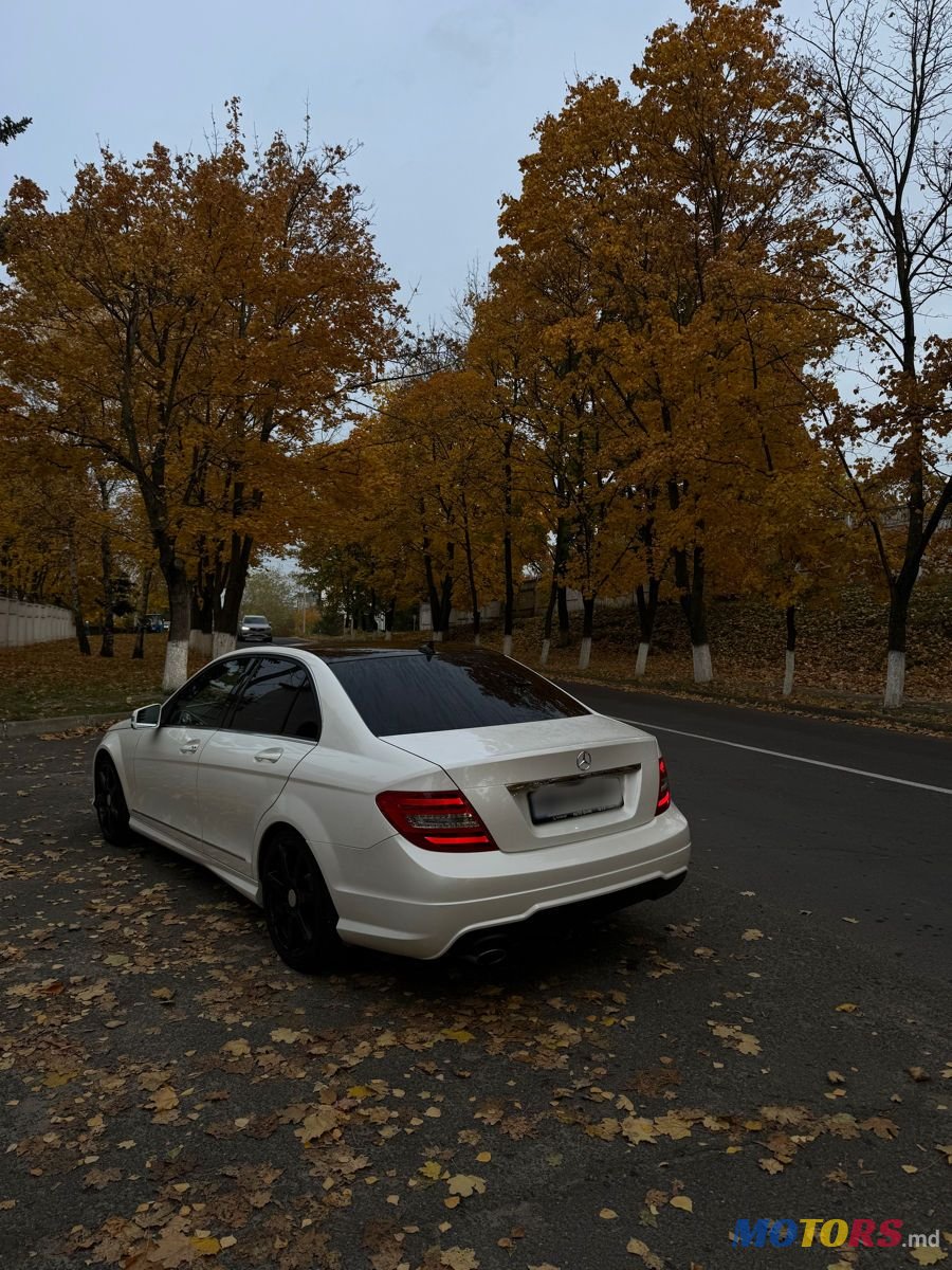 2013' Mercedes-Benz C-Class photo #1