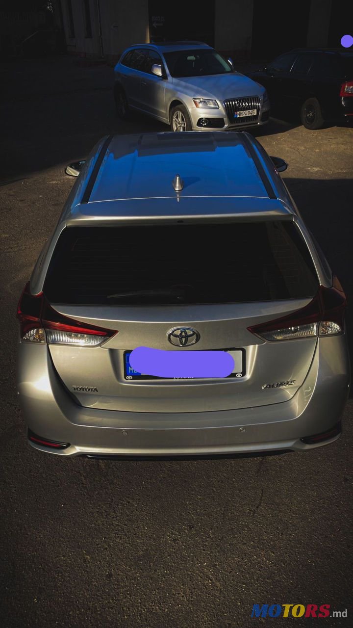 2015' Toyota Auris photo #3